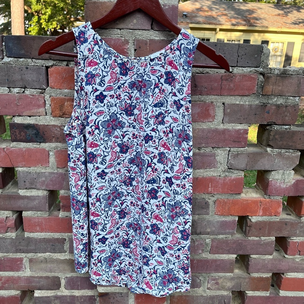 White and Blue Floral Tank Top with Rounded Neckline